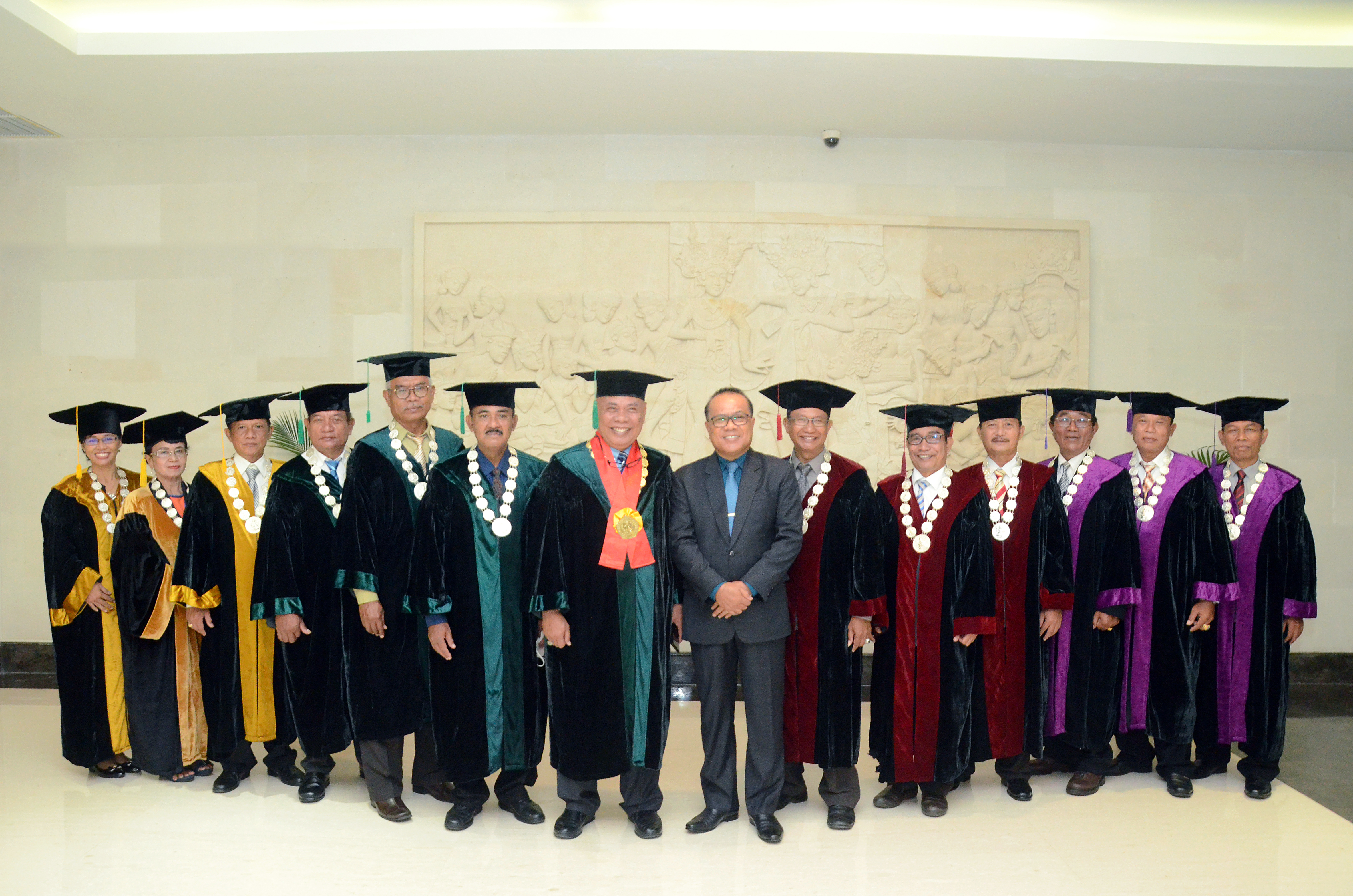 Wisuda S-1 IKIP Saraswati