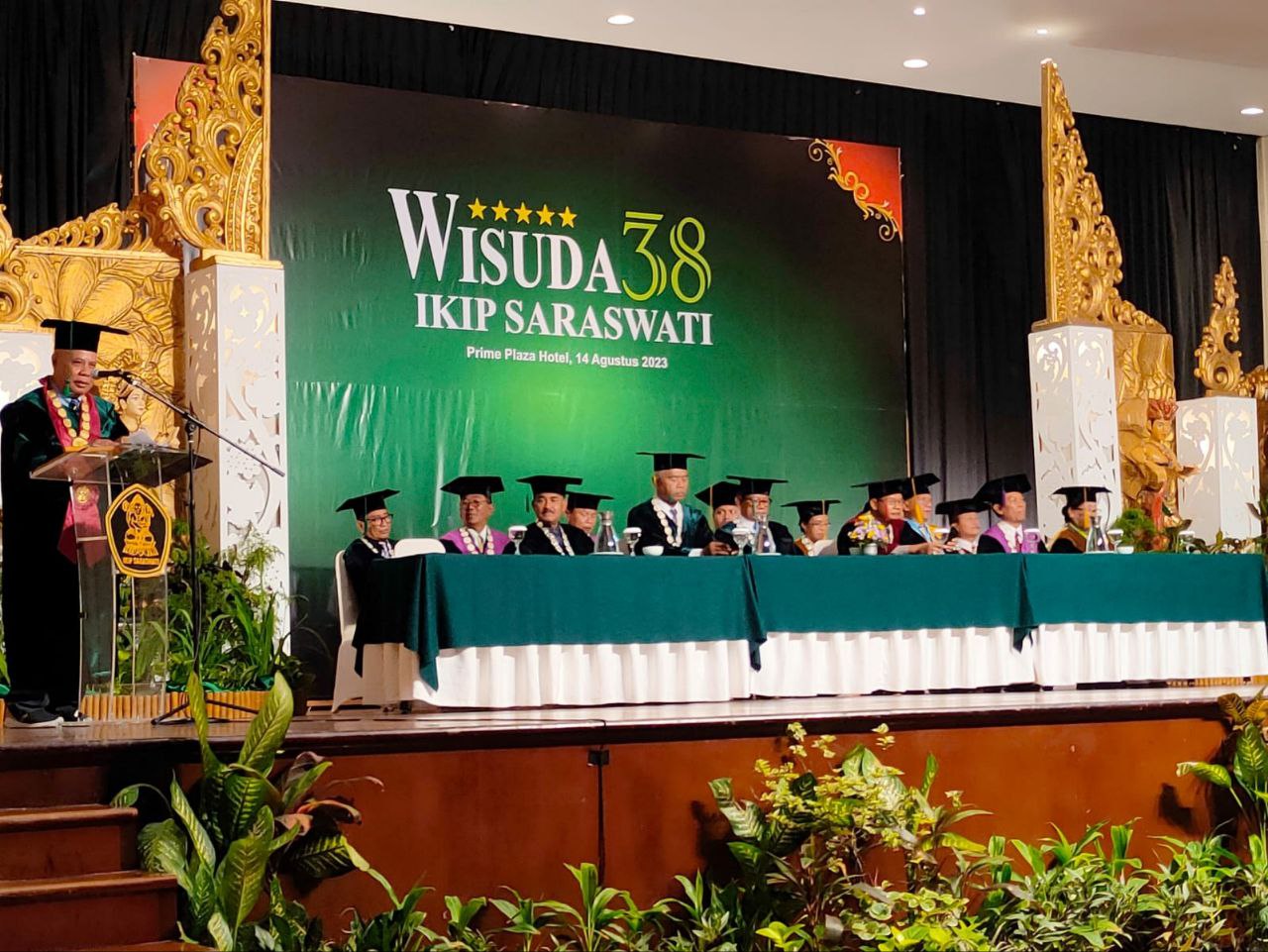 WISUDA IKIP SARASWATI KE-38